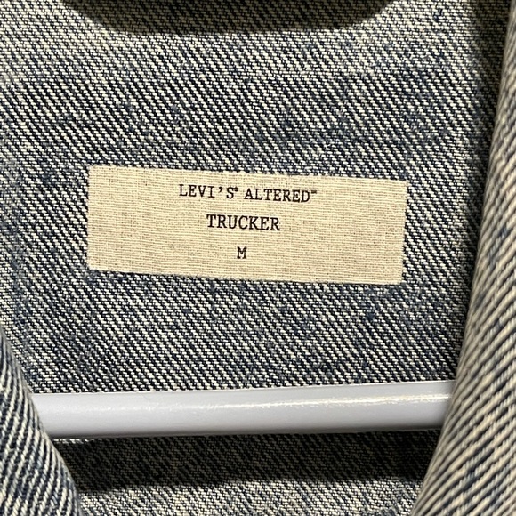 Levi’s Altered Line - Picture 4 of 6